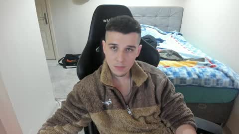 Snapshot of ulxer chatting on December 29, 11:18 pm hi im mike tyson -  online show from December 29, 11:18 pm