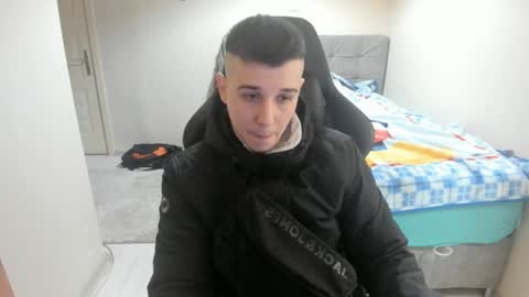Snapshot of ulxer chatting on January 2, 8:46 pm hi im mike tyson -  online show from January 2, 8:46 pm