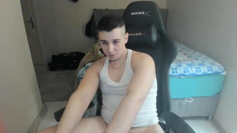 Snapshot of ulxer chatting on January 5, 12:31 am hi im mike tyson -  online show from January 5, 12:31 am