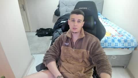 Snapshot of ulxer chatting on January 17, 10:45 pm hi im mike tyson -  online show from January 17, 10:45 pm