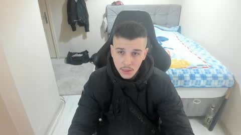 Snapshot of ulxer chatting on February 7, 7:06 pm hi im mike tyson -  online show from February 7, 7:06 pm