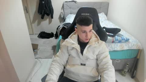 Snapshot of ulxer chatting on February 27, 8:09 pm hi im mike tyson -  online show from February 27, 8:09 pm