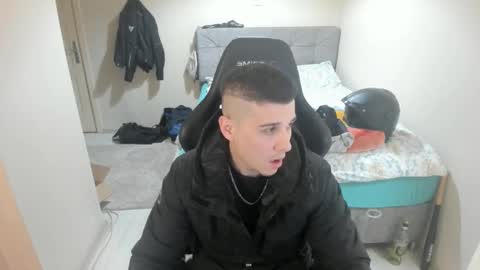 Snapshot of ulxer chatting on March 1, 8:42 pm hi im mike tyson -  online show from March 1, 8:42 pm