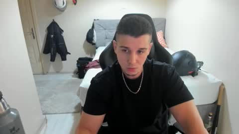 Snapshot of ulxer chatting on September 14, 6:18 pm hi im mike tyson -  online show from September 14, 6:18 pm