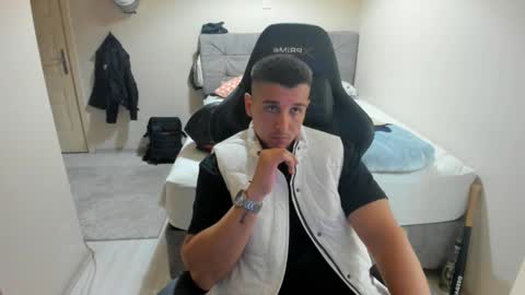 Snapshot of ulxer chatting on September 26, 7:40 pm hi im mike tyson -  online show from September 26, 7:40 pm