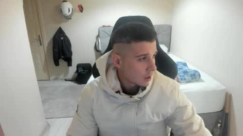 Snapshot of ulxer chatting on October 25, 8:58 pm hi im mike tyson -  online show from October 25, 8:58 pm