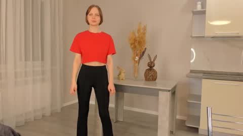 Snapshot of umbravelour chatting on November 24, 3:23 pm Kira online show from November 24, 3:23 pm