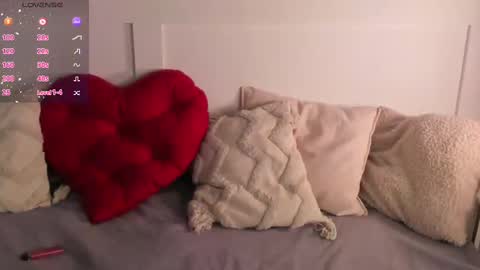 Snapshot of una_medisson chatting on February 17, 11:23 am Una online show from February 17, 11:23 am