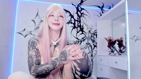 Snapshot of unachimbaherida chatting on February 23, 3:24 am Elle Danielle online show from February 23, 3:24 am