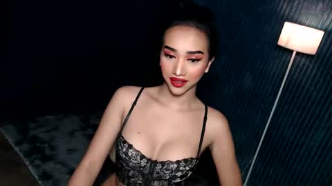Snapshot of unbeknownst2kylie chatting on June 4, 11:00 pm kylie online show from June 4, 11:00 pm