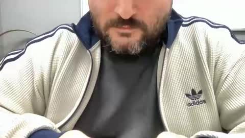 Snapshot of uncutdude321 chatting on December 18, 12:33 pm uncutdude321 online show from December 18, 12:33 pm