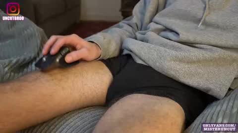 Snapshot of uncutgerman420 chatting on November 8, 11:36 pm Mister Uncut online show from November 8, 11:36 pm