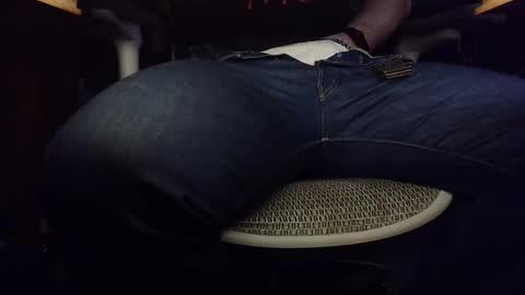 Under the desk online show from February 16, 9:33 pm