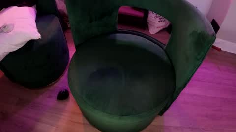 Snapshot of uniballboy chatting on February 26, 4:39 pm Uni Ball online show from February 26, 4:39 pm