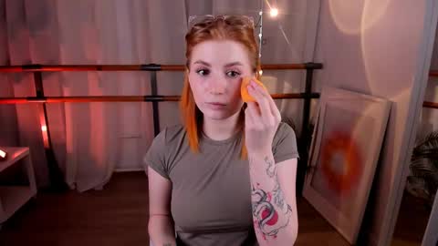 Snapshot of unicent chatting on March 4, 8:49 pm Call me Mira thumbs up its make me happy online show from March 4, 8:49 pm