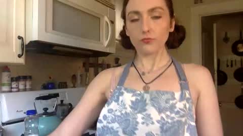 Lola Moonstone online show from November 12, 5:57 pm