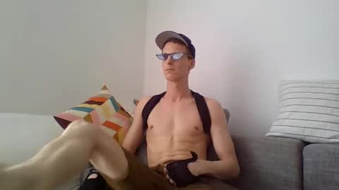 Snapshot of unluckyluke92 chatting on February 22, 7:56 am unluckyluke92 online show from February 22, 7:56 am