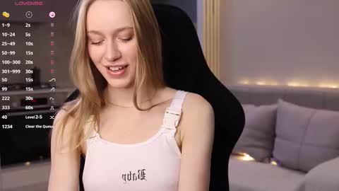 Snapshot of unnabella chatting on November 15, 7:21 pm UnnaBella online show from November 15, 7:21 pm