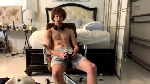 Stepbro online show from February 8, 2:16 pm