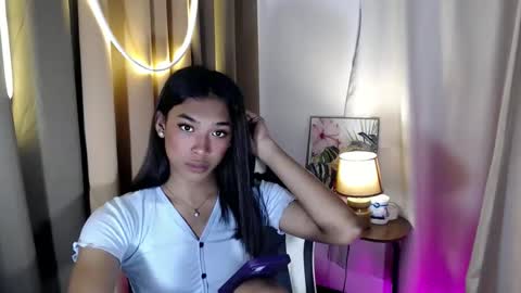 ur_dazzlingmorenaxx online show from November 14, 2:27 pm