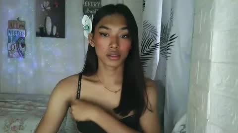 ur_dazzlingmorenaxx online show from February 16, 2:51 am