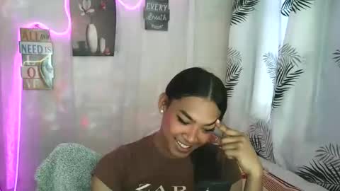 ur_dazzlingmorenaxx online show from April 15, 3:02 am