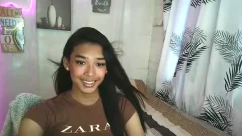 Snapshot of ur_dazzlingmorenaxx chatting on April 23, 2:46 am ur_dazzlingmorenaxx online show from April 23, 2:46 am