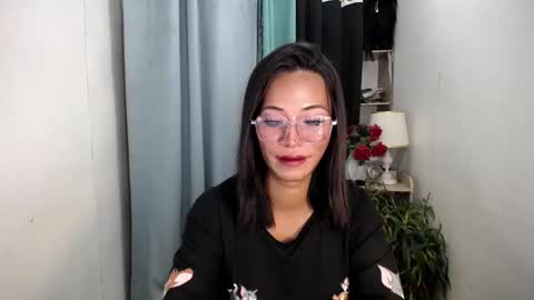 ur_hottest_girl online show from January 6, 4:00 pm