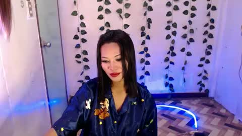 ur_hottest_girl online show from January 15, 7:13 am