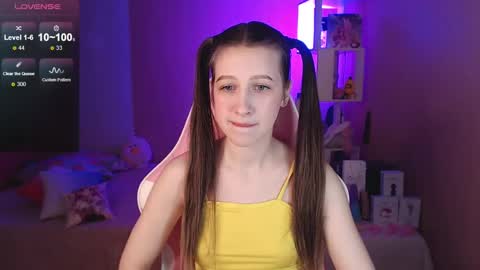 Snapshot of ur_kitty__ chatting on December 28, 4:09 pm Lera online show from December 28, 4:09 pm