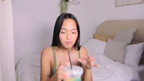 Snapshot of ur_mija_veronica chatting on December 10, 5:00 pm Veronica Lodge online show from December 10, 5:00 pm