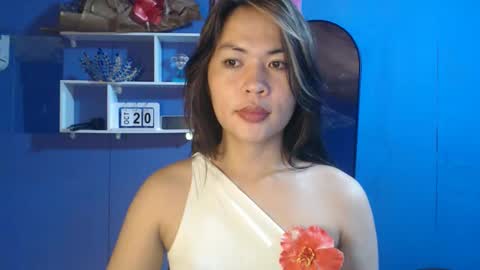 Snapshot of ur_perfectgirlmsa chatting on October 19, 11:49 pm Ms. A lets go pass or pvt show online show from October 19, 11:49 pm