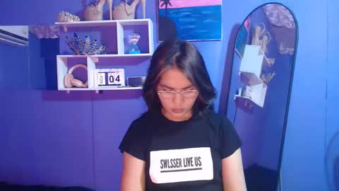 Snapshot of ur_perfectgirlmsa chatting on November 4, 6:45 am Ms. A lets go pass or pvt show online show from November 4, 6:45 am