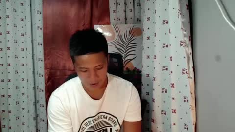 Snapshot of ur_pinoydave chatting on February 11, 5:37 am Dave online show from February 11, 5:37 am