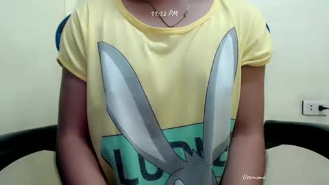 Snapshot of ur_small_girl chatting on October 6, 3:31 pm ur_small_girl online show from October 6, 3:31 pm