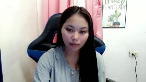 Snapshot of ur_small_girl chatting on November 25, 7:08 am ur_small_girl online show from November 25, 7:08 am