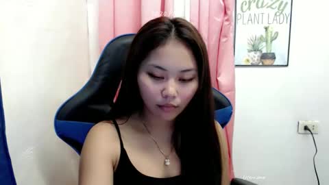 Snapshot of ur_small_girl chatting on November 29, 2:20 pm ur_small_girl online show from November 29, 2:20 pm