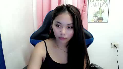 Snapshot of ur_small_girl chatting on November 30, 7:12 am ur_small_girl online show from November 30, 7:12 am