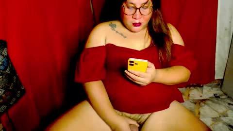 pretitit micole online show from March 26, 10:10 am