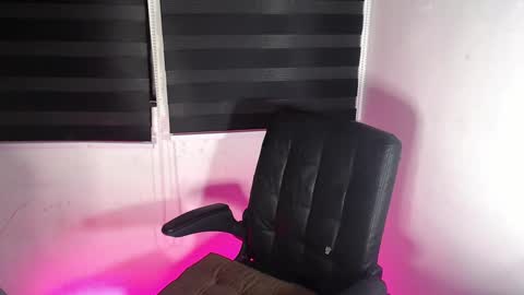 Snapshot of urasaintwink chatting on January 12, 10:22 pm Bran online show from January 12, 10:22 pm