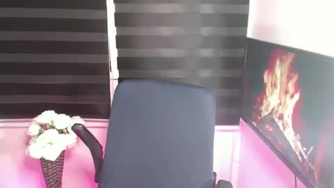 Snapshot of urasaintwink chatting on February 7, 8:10 pm Bran online show from February 7, 8:10 pm