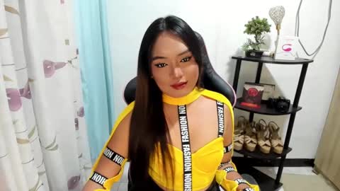 Snapshot of urasian_ivana_alawi chatting on February 19, 8:41 pm IVANA and ALEXIA online show from February 19, 8:41 pm