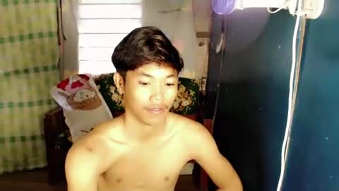 Snapshot of urasian_jomarie chatting on November 18, 1:33 am urasian_jomarie online show from November 18, 1:33 am