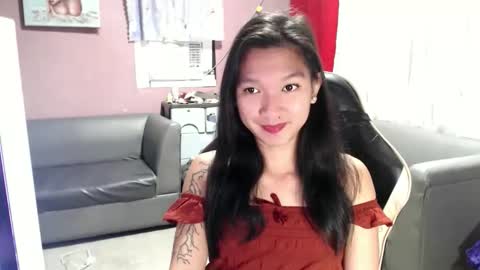 NEWRA  ALLISON online show from October 8, 5:43 pm