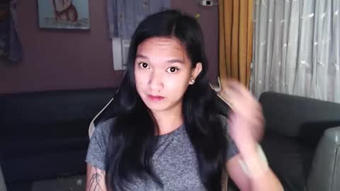 NEWRA  ALLISON online show from December 3, 10:19 pm