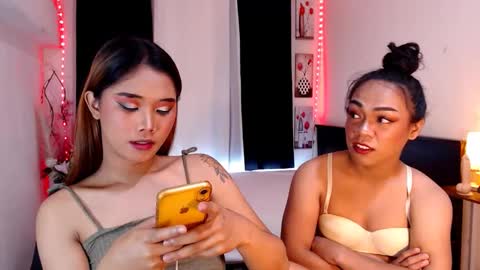 Snapshot of urasian_olivia1 chatting on February 5, 6:02 am Olivia online show from February 5, 6:02 am