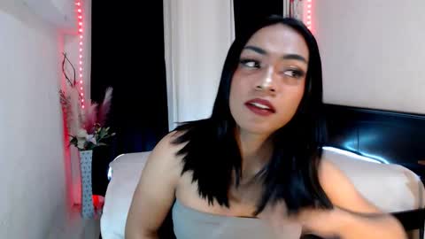 Snapshot of urasian_olivia1 chatting on February 16, 8:00 pm Olivia online show from February 16, 8:00 pm