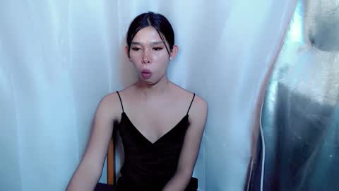 Snapshot of urasian_prettyjane chatting on December 1, 2:11 pm Jane online show from December 1, 2:11 pm