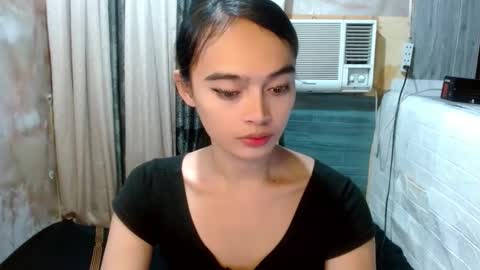 Snapshot of urasianhotrhianxxx chatting on December 4, 6:17 pm Rina online show from December 4, 6:17 pm