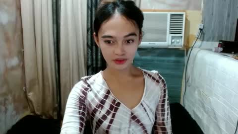 Snapshot of urasianhotrhianxxx chatting on December 6, 4:06 pm Rina online show from December 6, 4:06 pm